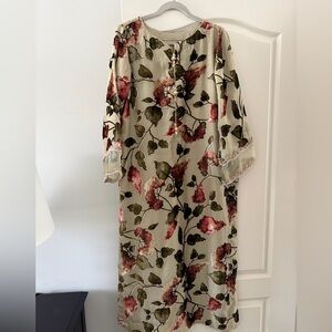 Gorgeous palachi velvet kameez pure shalwar and 2 tone duppata size medium